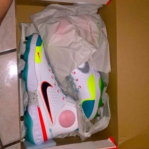 Alpha Huarache Elite 3 MID. Size 9.5. Baseball ⚾️ cleats. Brand new in its